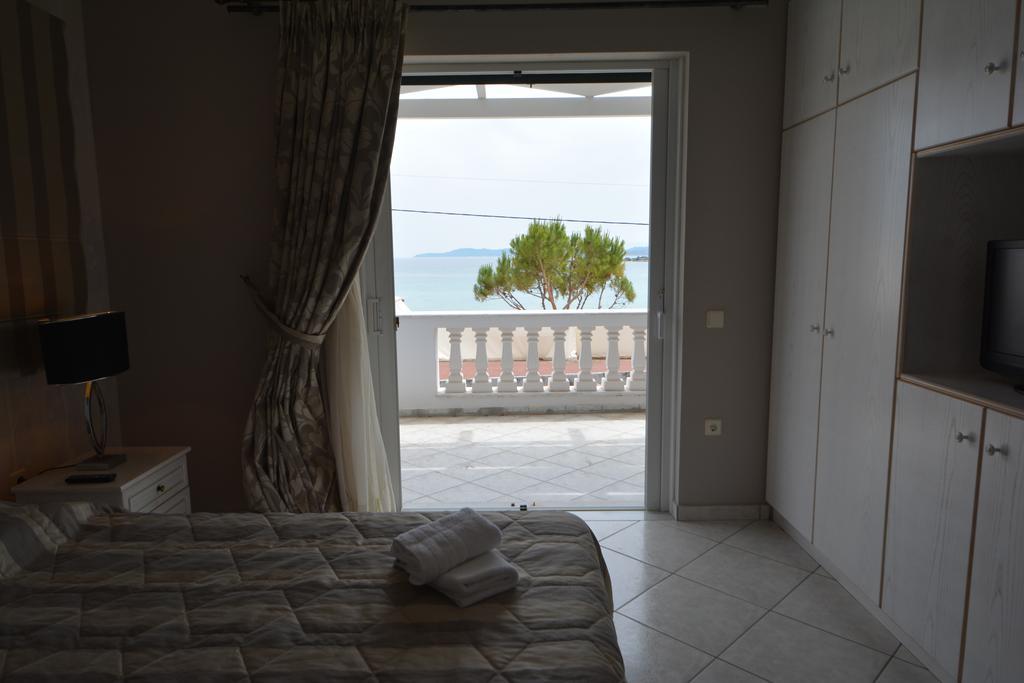 Epavlis Beach Resort بورتو خيلي المظهر الخارجي الصورة